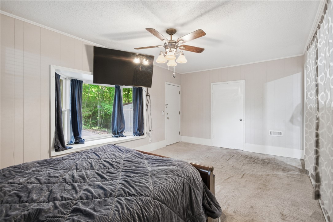 858 Robinhood Drive