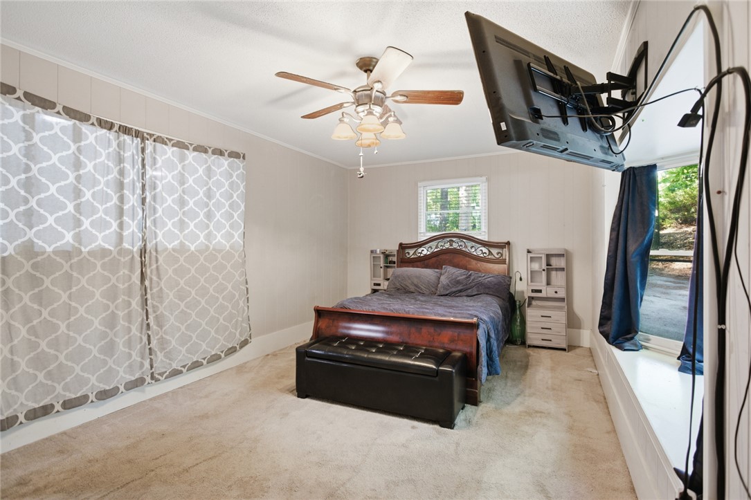 858 Robinhood Drive