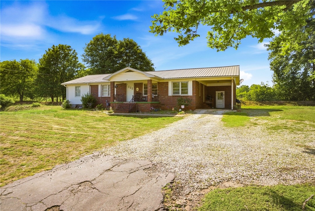282 W Bennett Road
