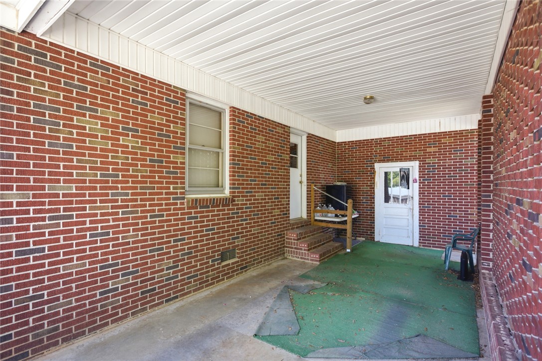 282 W Bennett Road