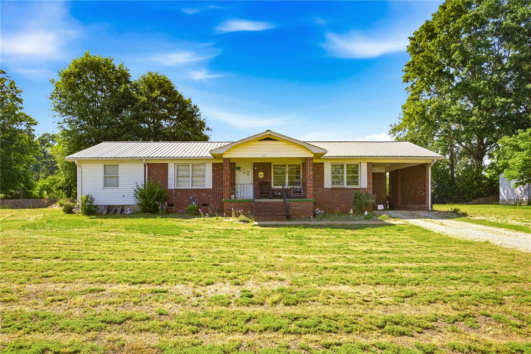 282 W Bennett Road