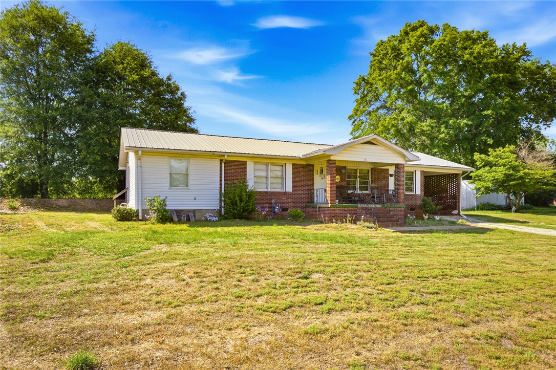 282 W Bennett Road