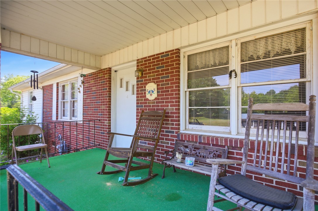 282 W Bennett Road