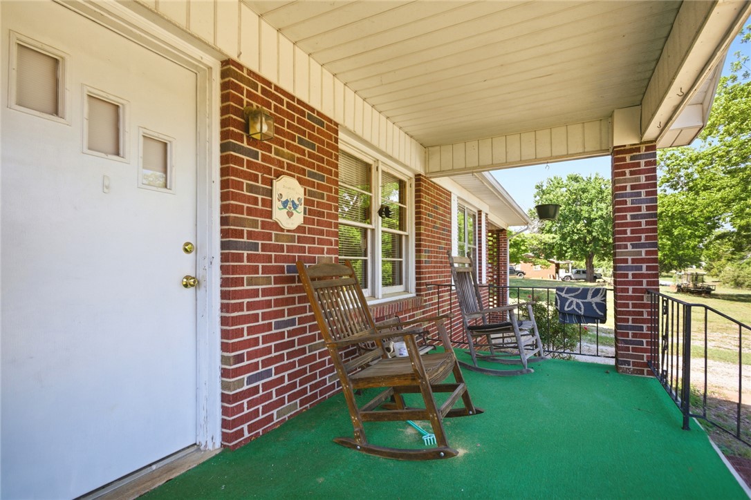 282 W Bennett Road