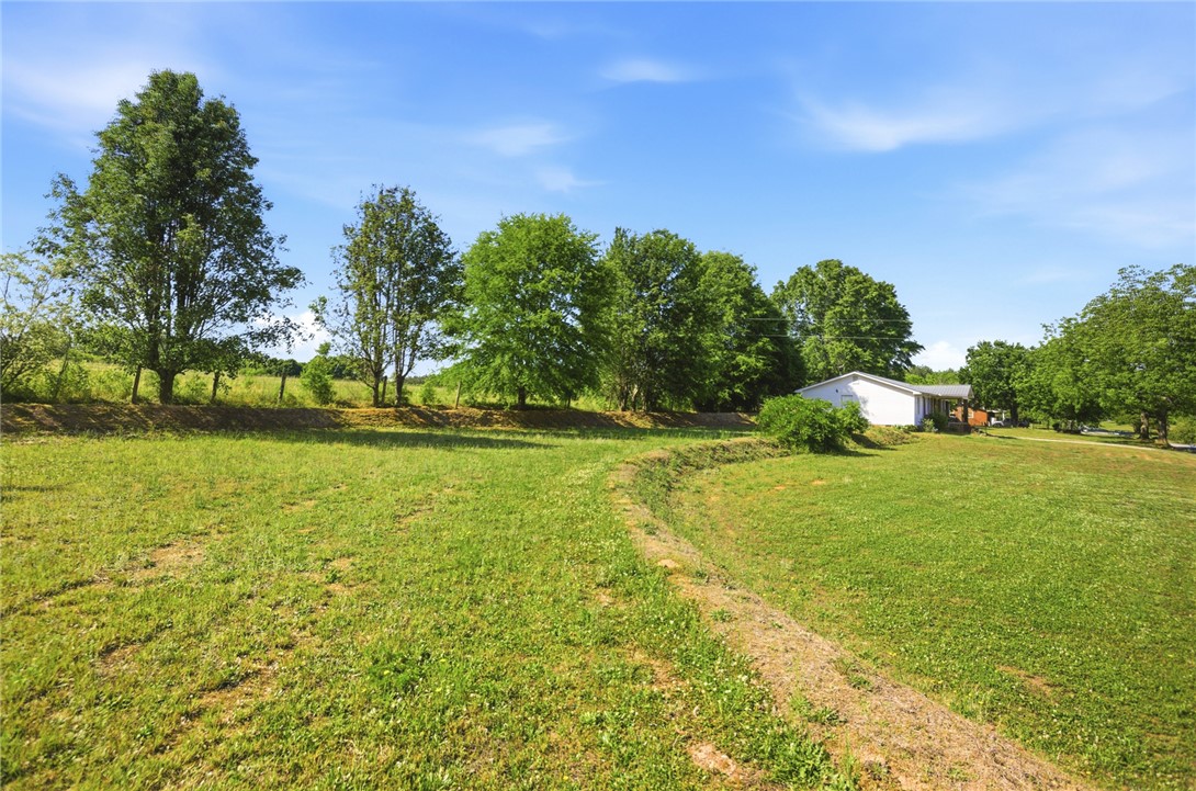 282 W Bennett Road