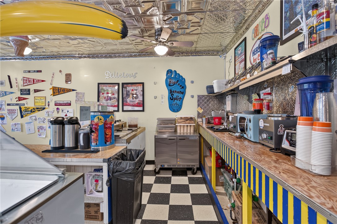 102 W North Avenue