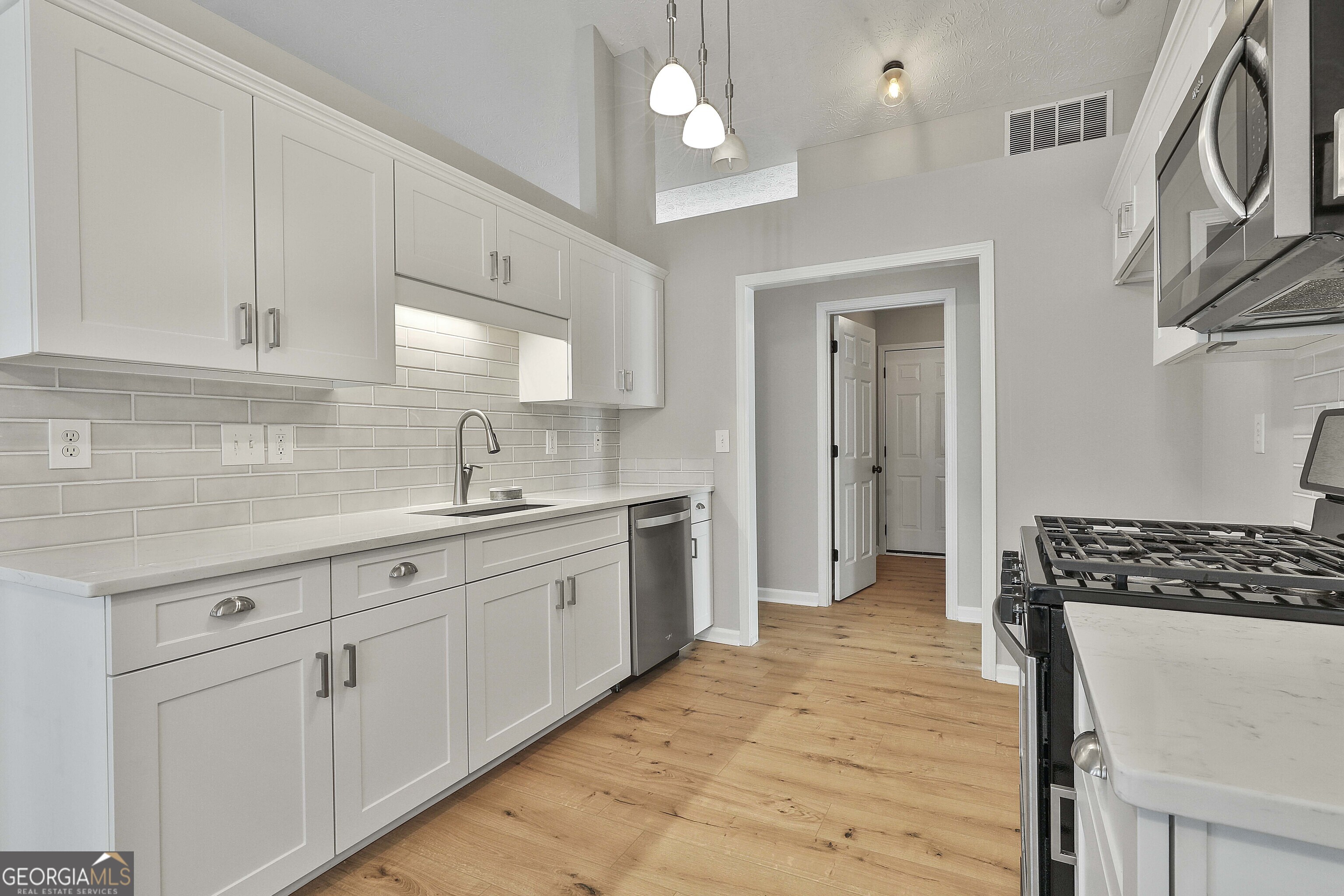 208 Lake Cove Approach