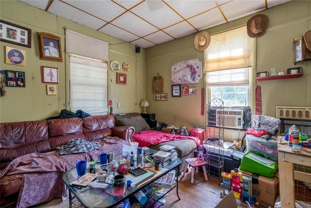 27 E Kimble Street