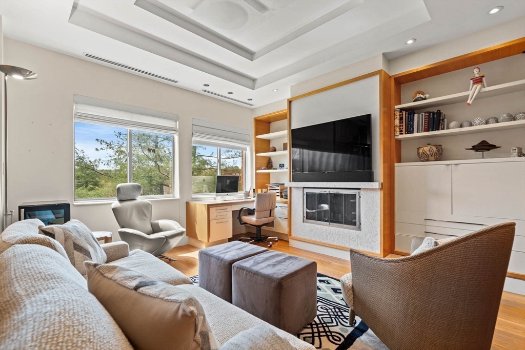 99 Florence Street # 4B Unit: 10-4B