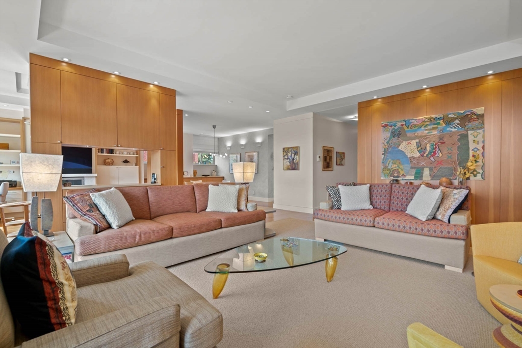 99 Florence Street # 4B Unit: 10-4B