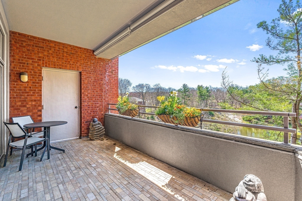 99 Florence Street # 4B Unit: 10-4B