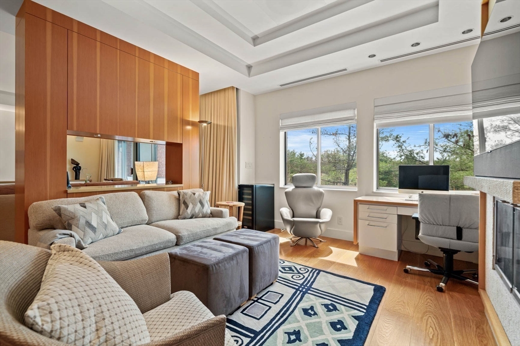 99 Florence Street # 4B Unit: 10-4B