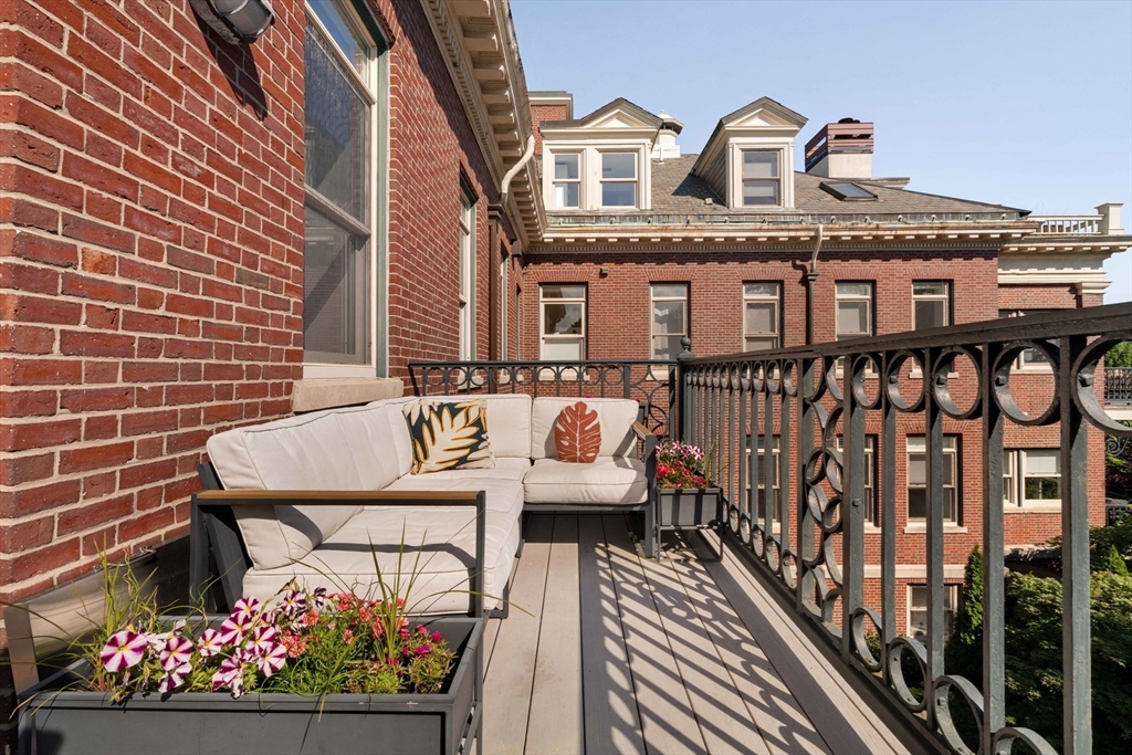 232 Summit Avenue # A5