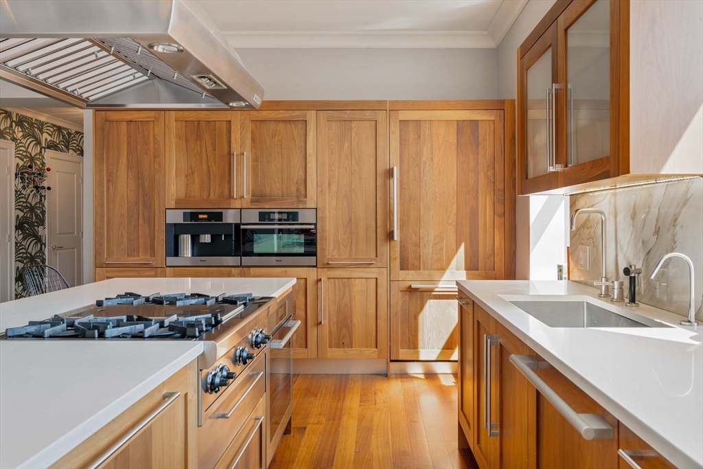 232 Summit Avenue # A5