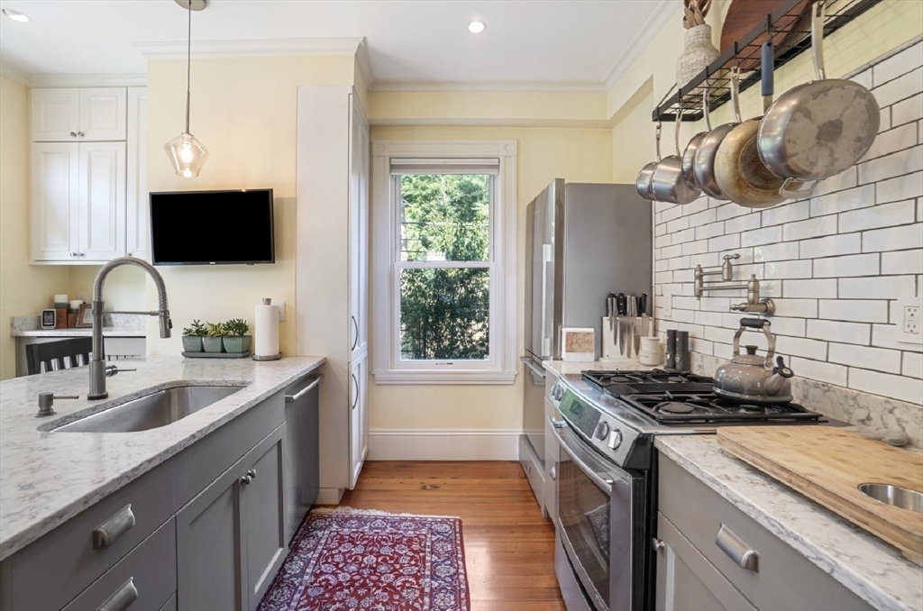 28 Downer Avenue # 1