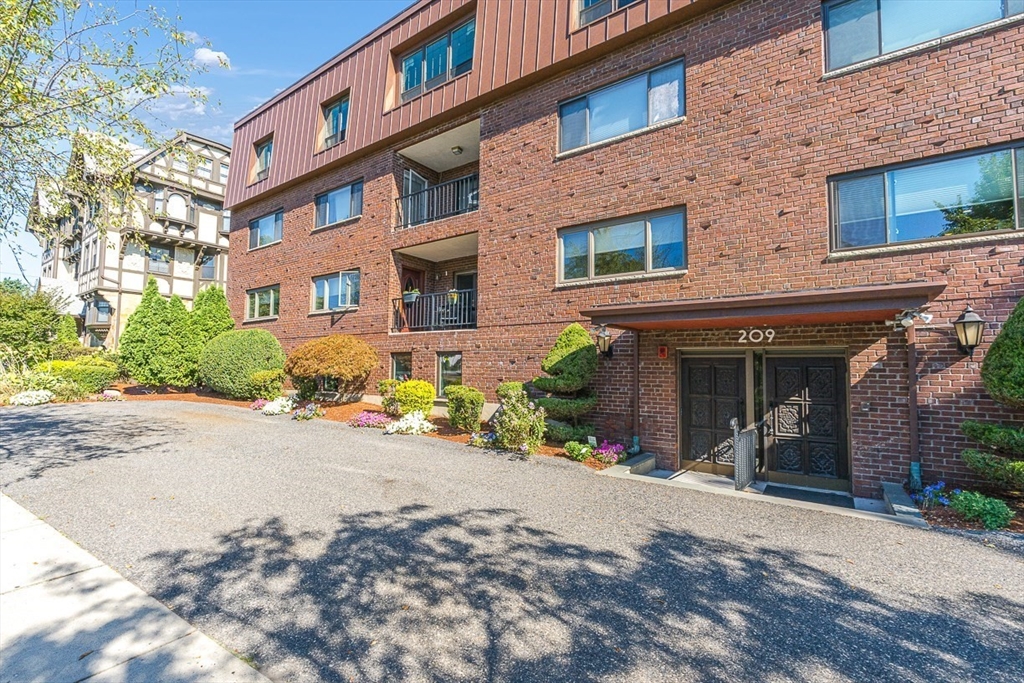 209 Commonwealth Ave Unit: PD