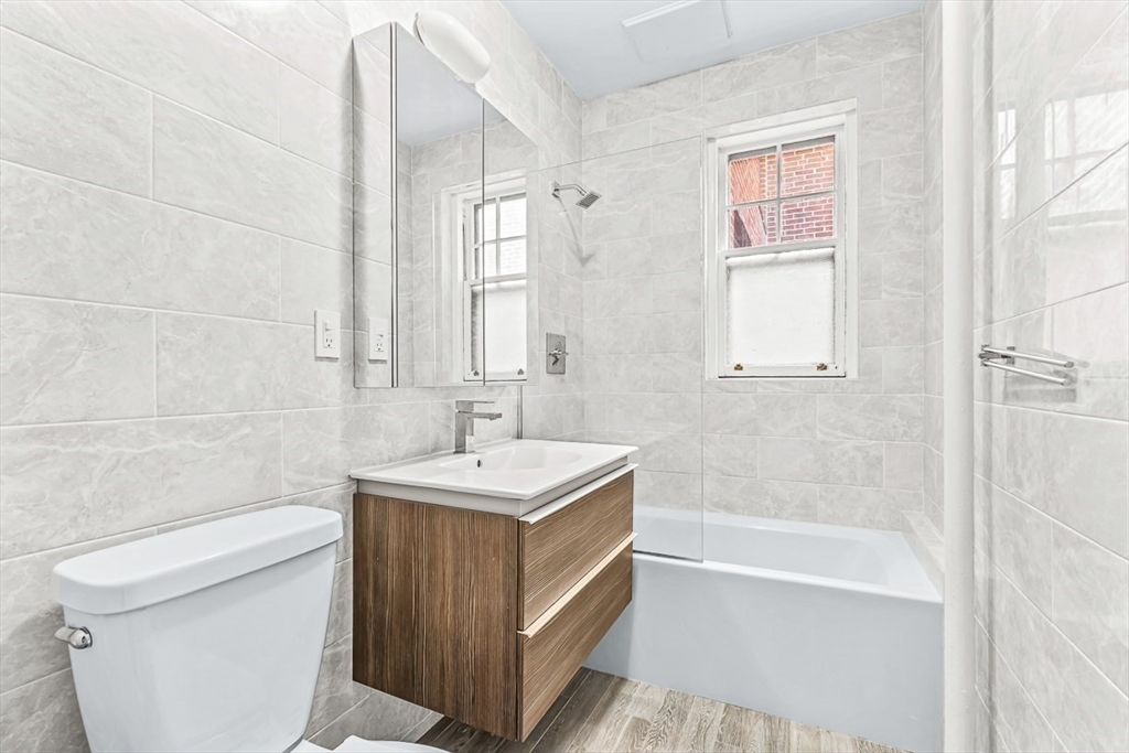 1986 Commonwealth # 1