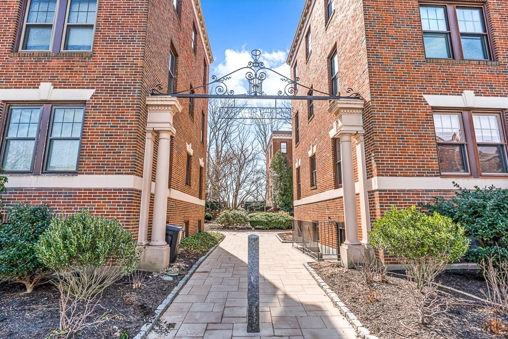 1986 Commonwealth # 1