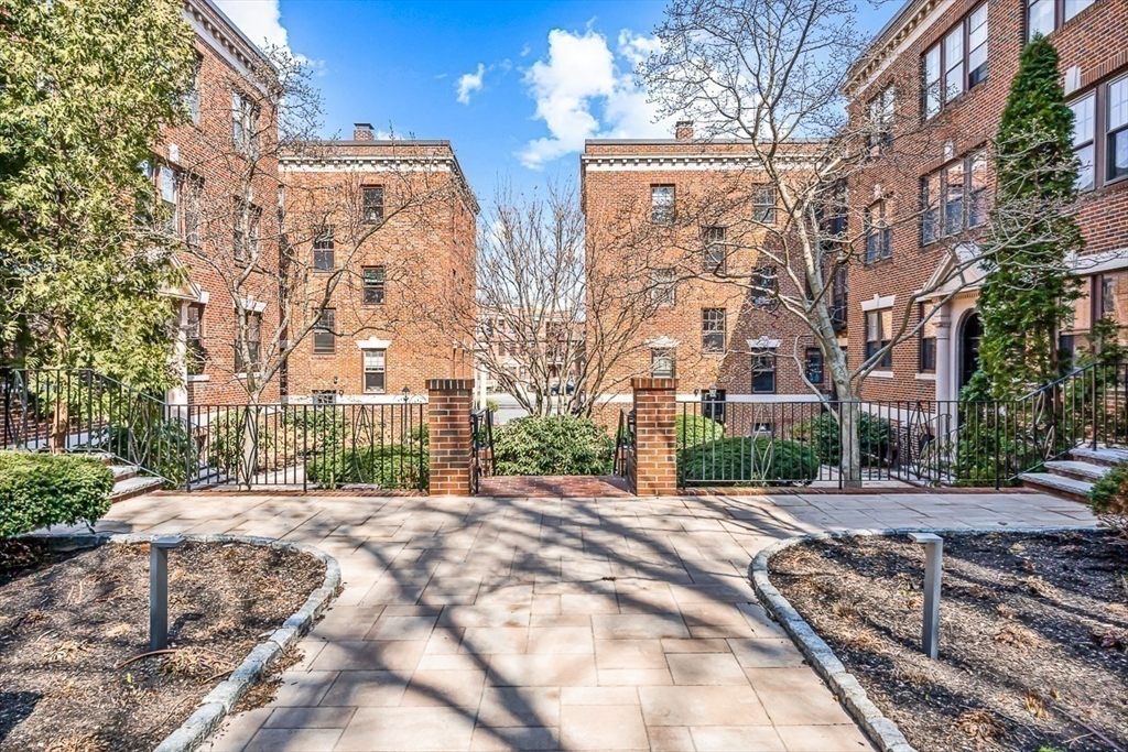 1986 Commonwealth # 1