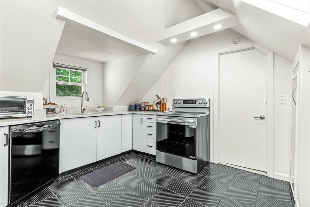 7-9 Leamington Rd # 4