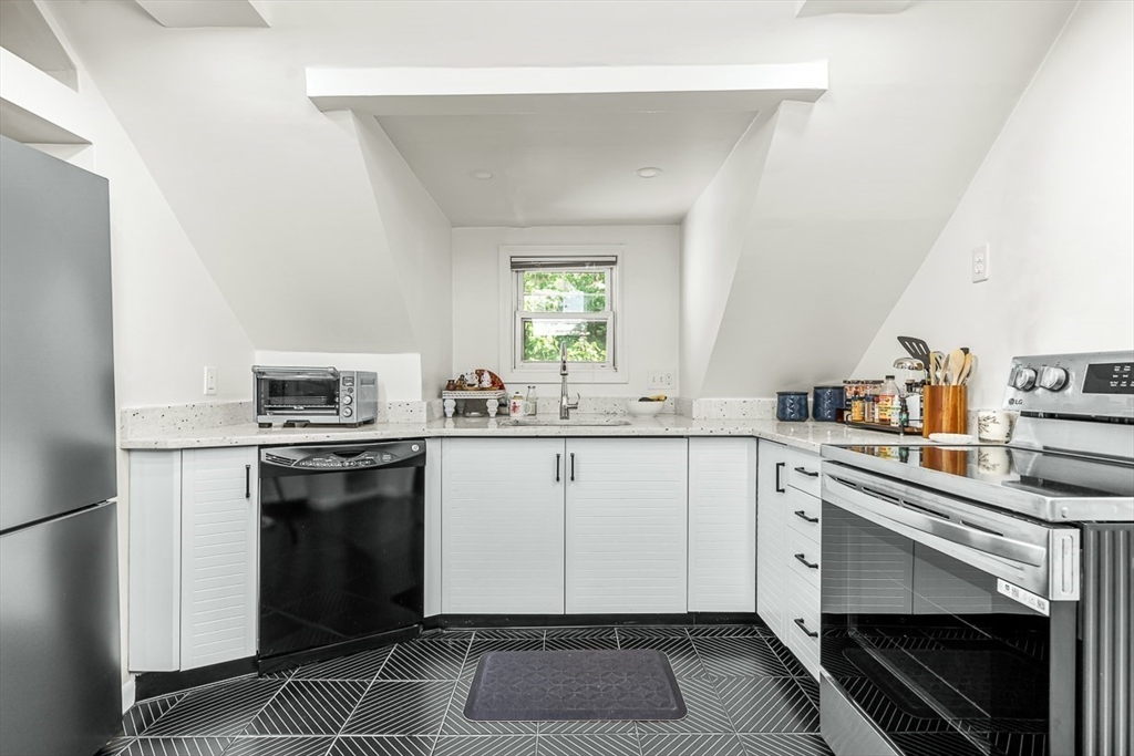 7-9 Leamington Rd # 4