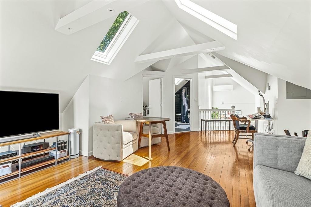 7-9 Leamington Rd # 4