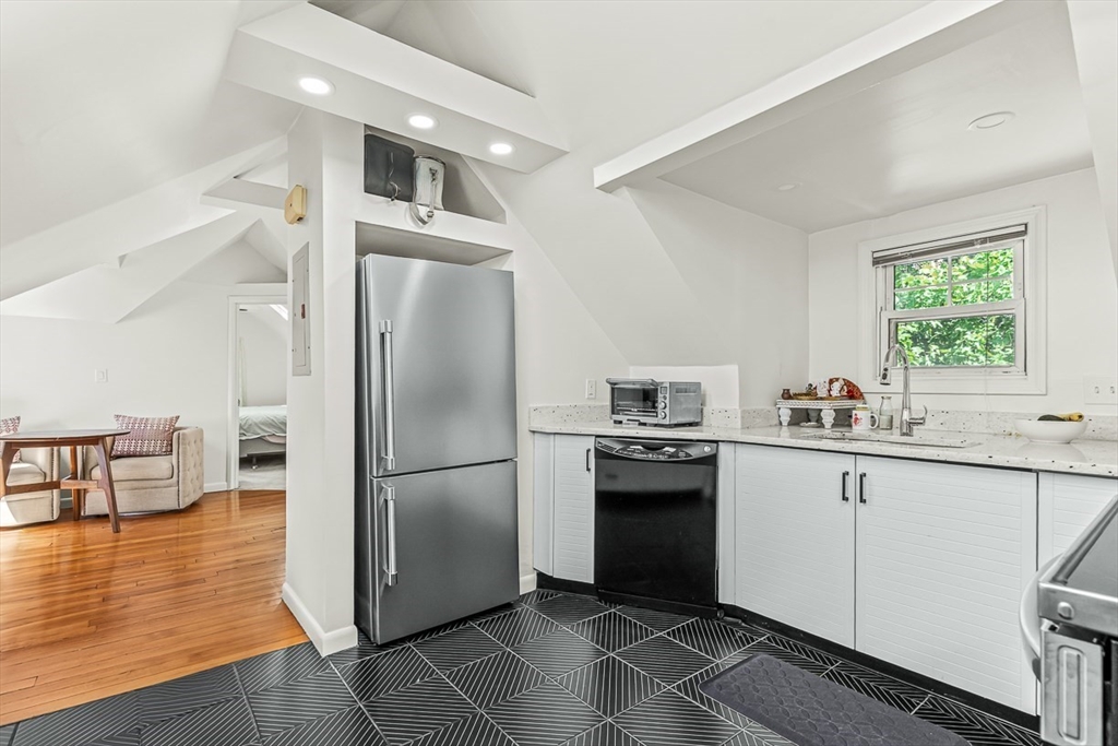 7-9 Leamington Rd # 4