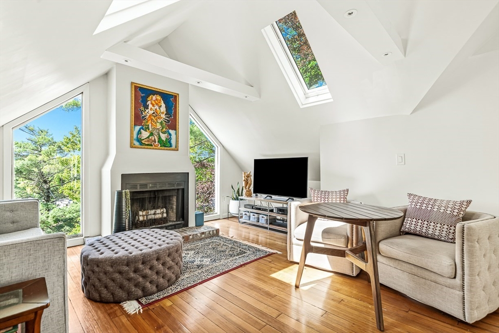 7-9 Leamington Rd # 4