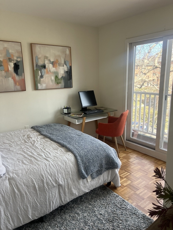 121 Longwood Ave # 4B