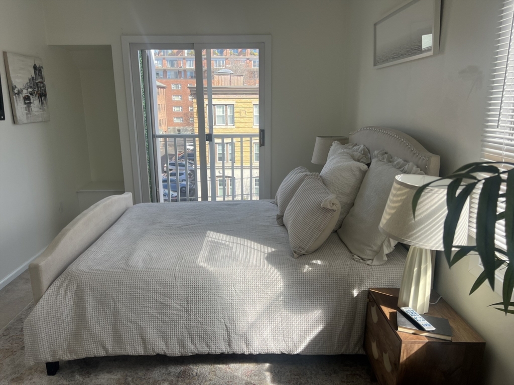 121 Longwood Ave # 4B