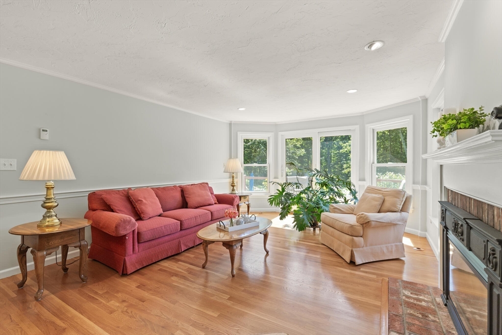 9 Bogastow Circle
