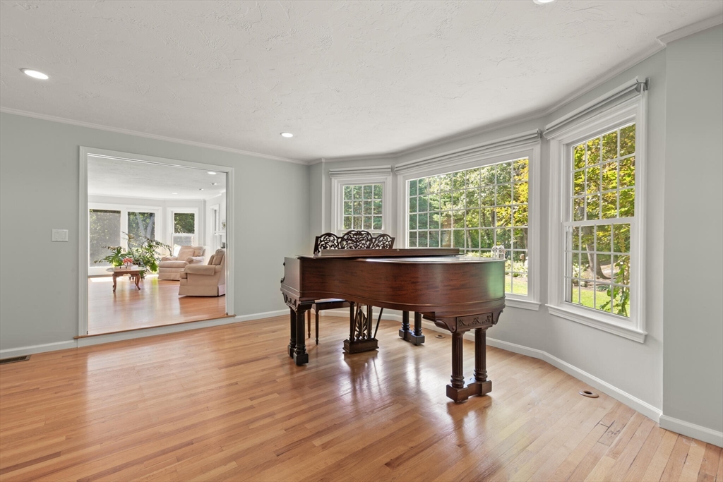 9 Bogastow Circle