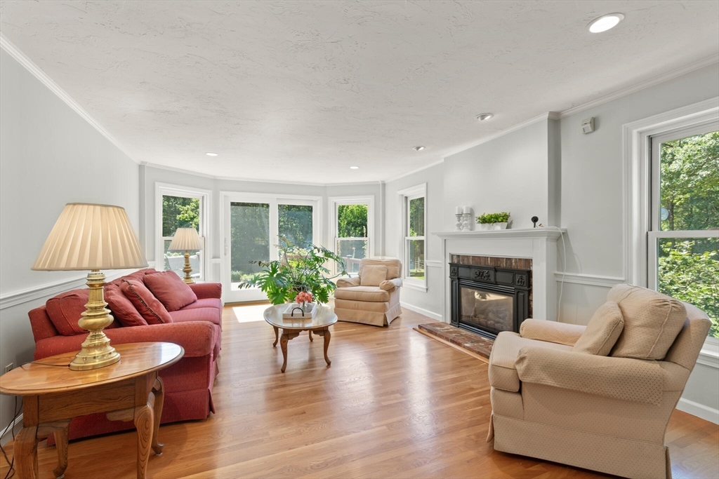 9 Bogastow Circle