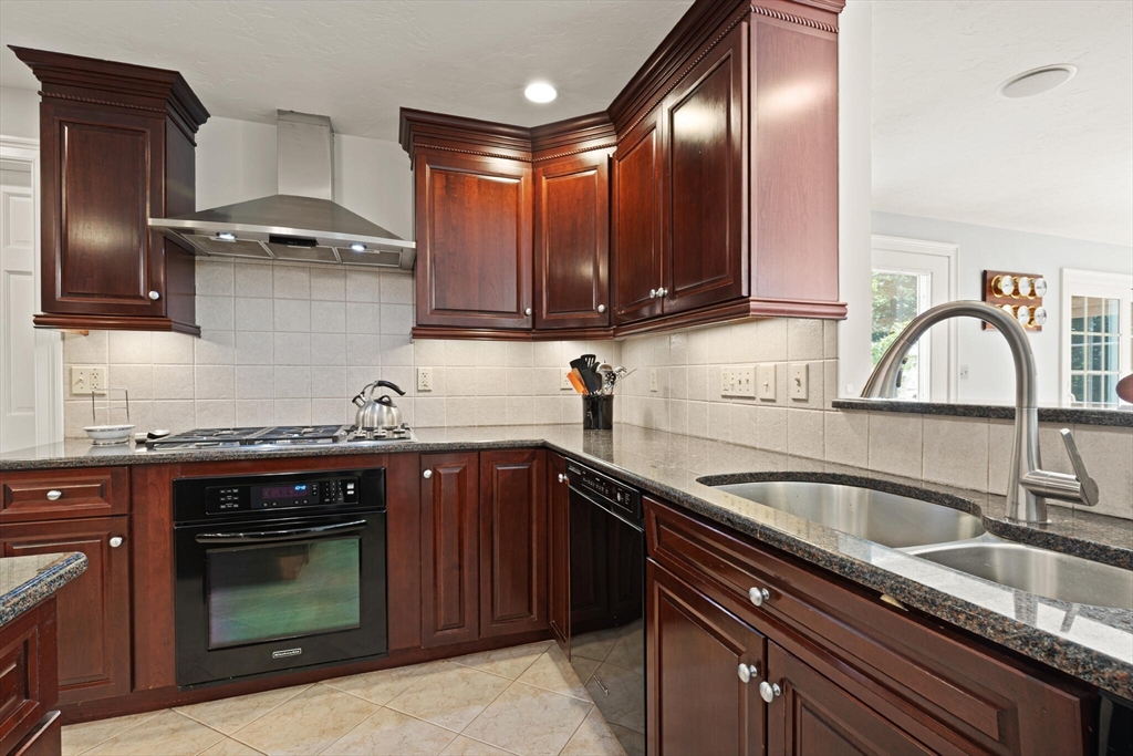 9 Bogastow Circle