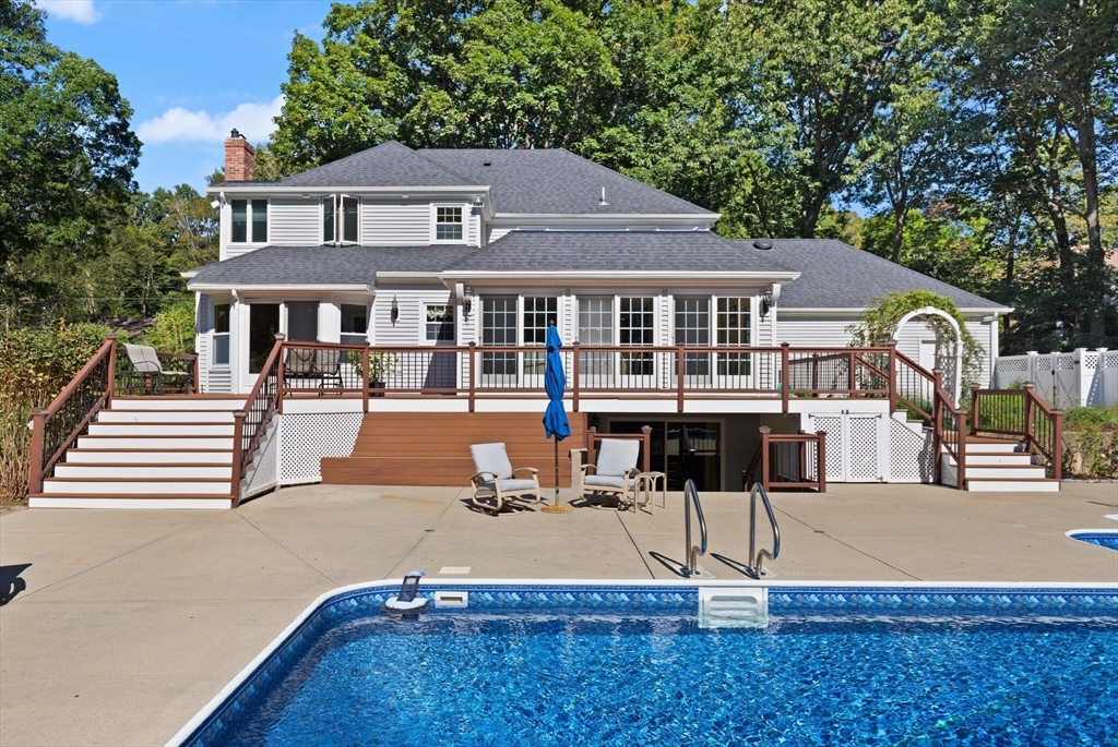 9 Bogastow Circle