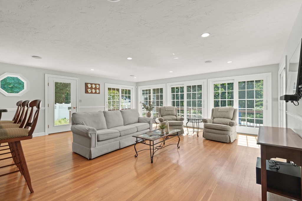 9 Bogastow Circle