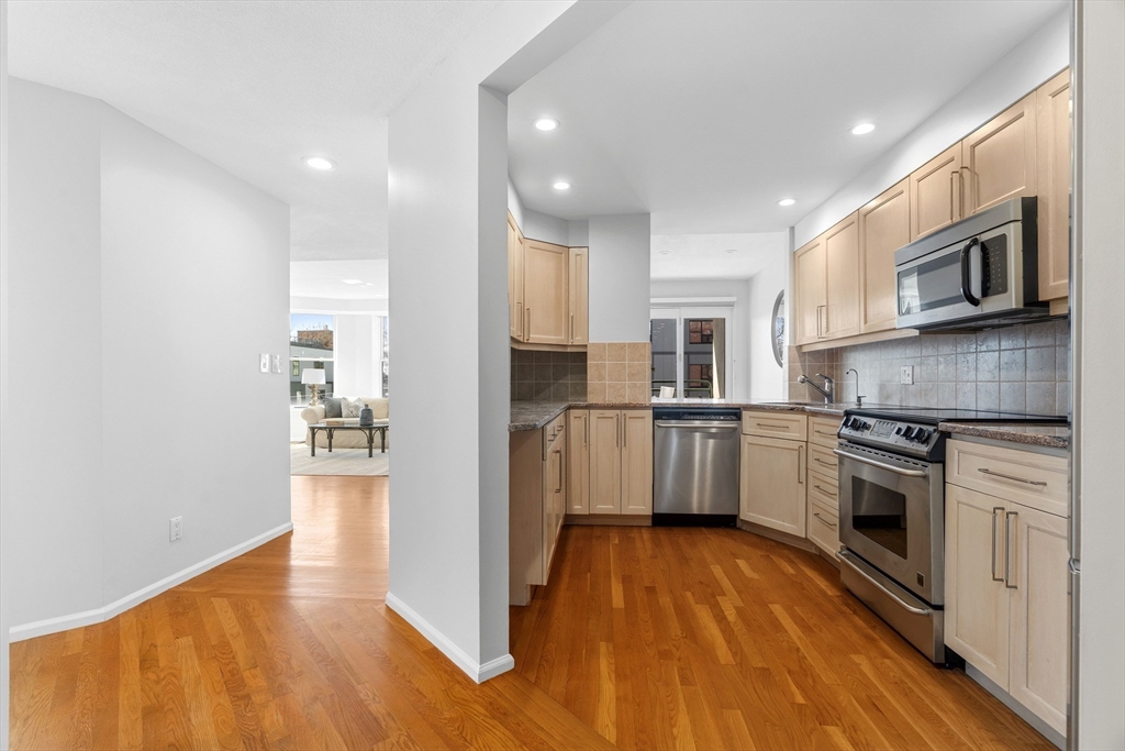 25 Marion St # 46