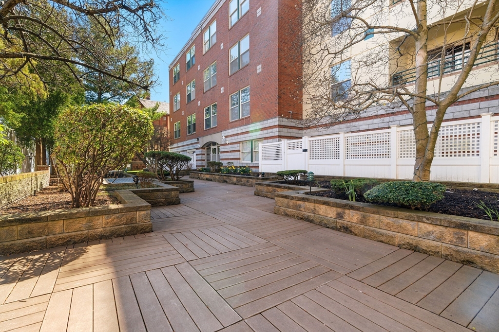 25 Marion St # 46