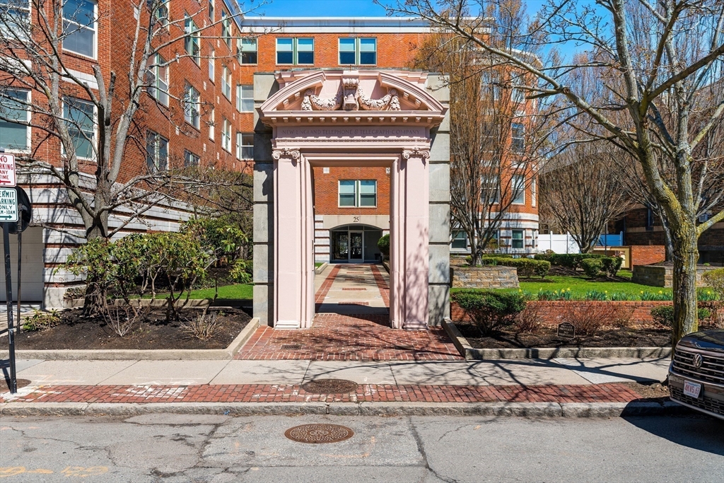 25 Marion St # 46
