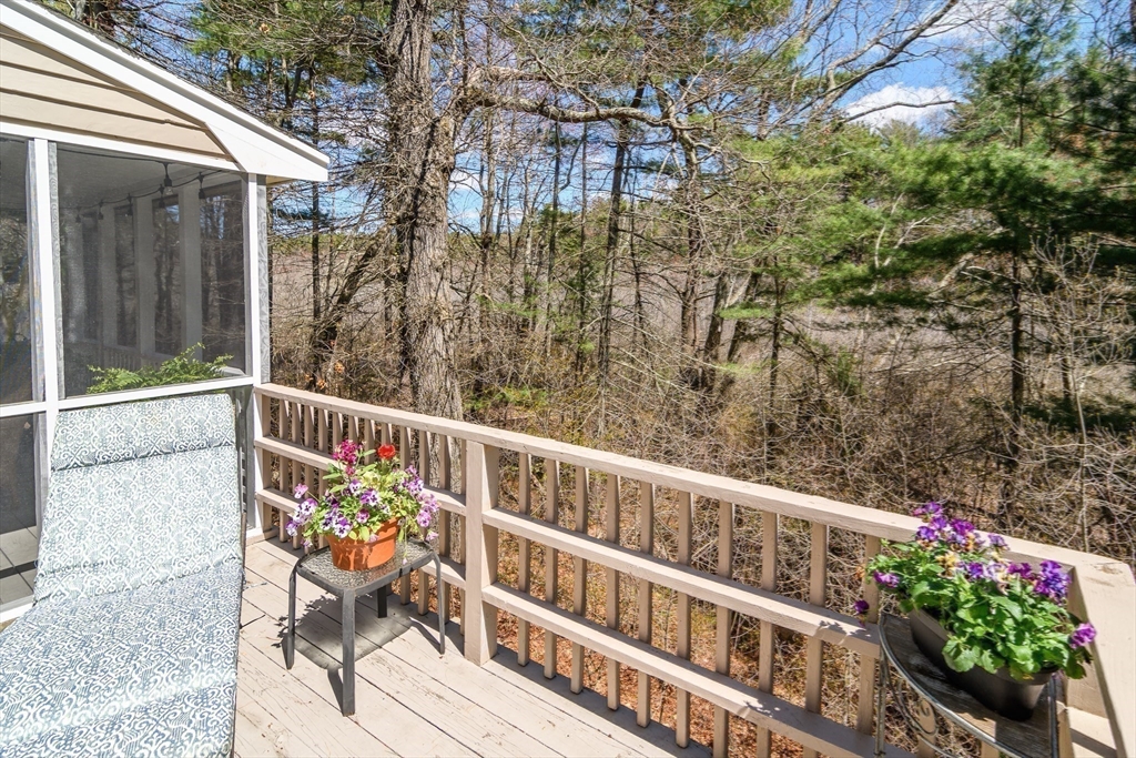 36 Bubbling Brook Rd