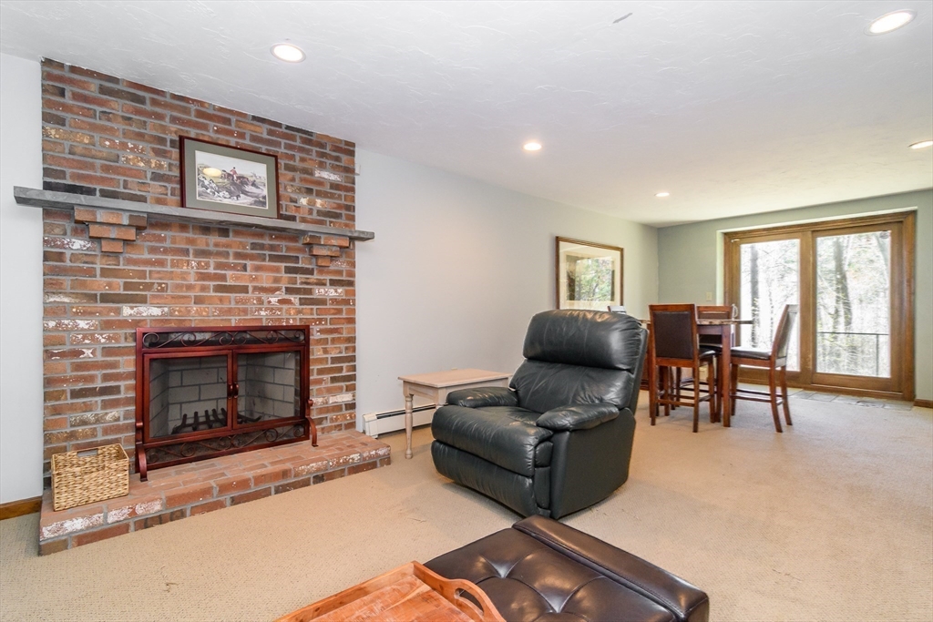36 Bubbling Brook Rd