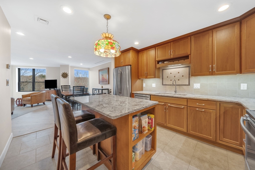 210 Nahanton St # 417