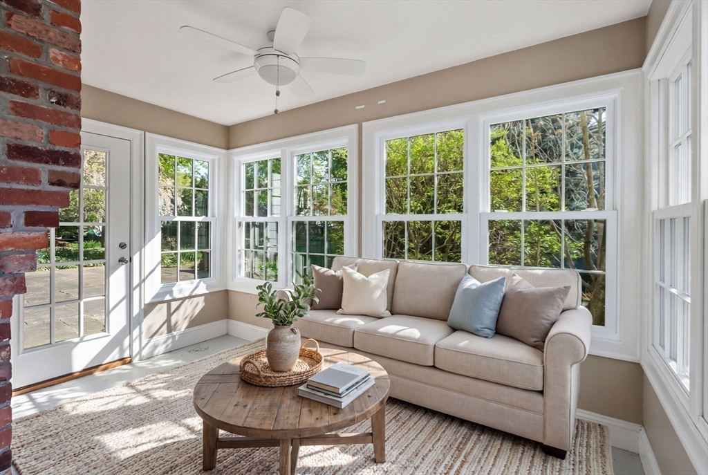 22 Lafayette Cir