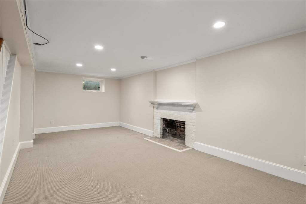22 Lafayette Cir