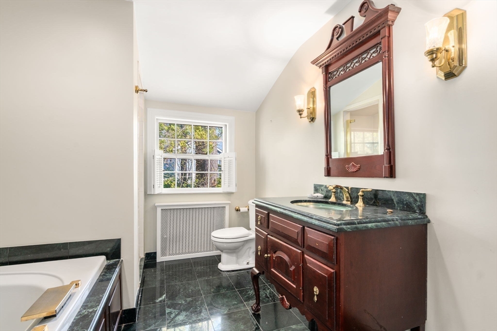 22 Lafayette Cir