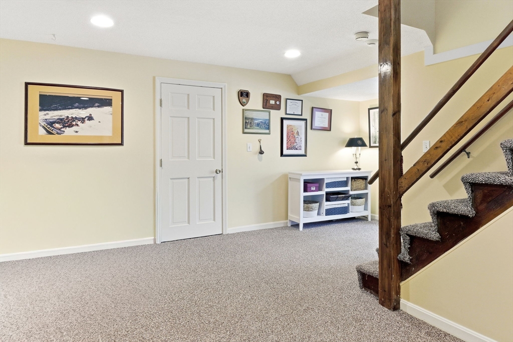 8 Valleywood Rd