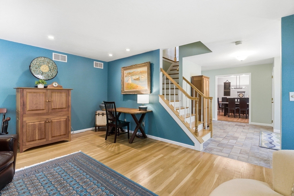 8 Valleywood Rd