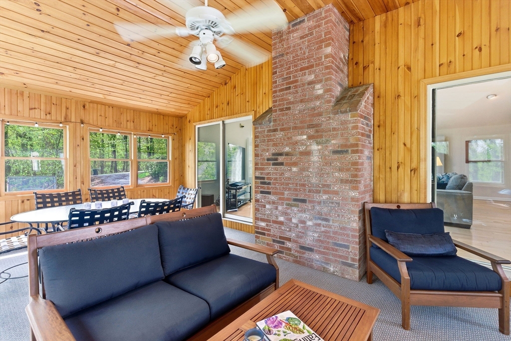 8 Valleywood Rd