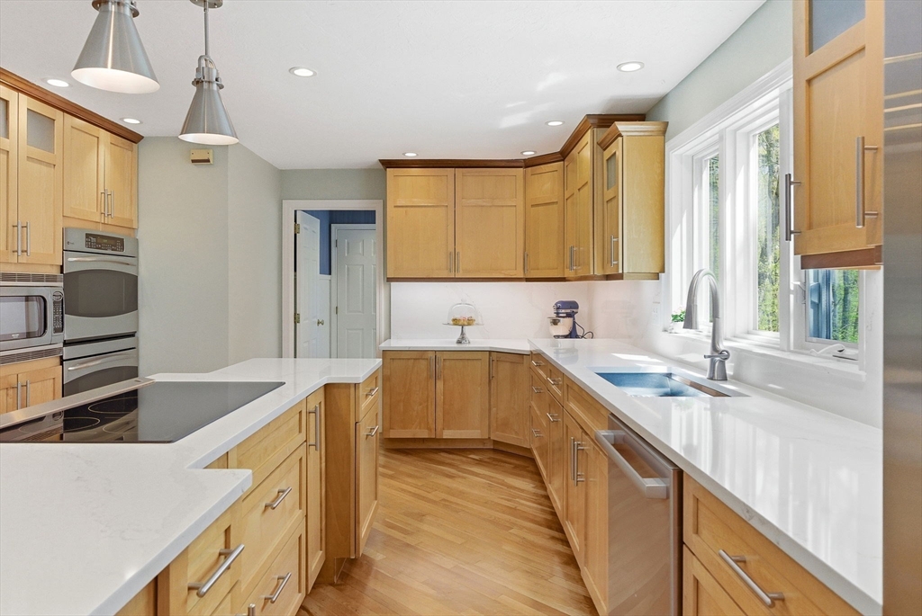 8 Valleywood Rd