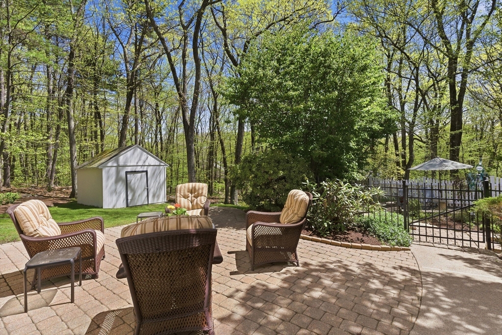 8 Valleywood Rd